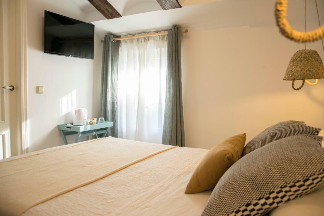 Hotel Mariantonia Chiclana de la Frontera Exteriör bild