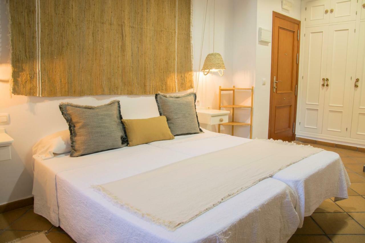 Hotel Mariantonia Chiclana de la Frontera Exteriör bild