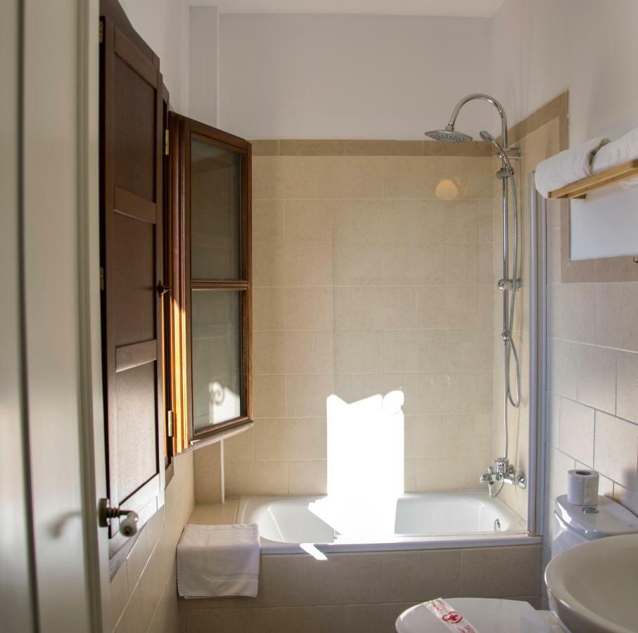 Hotel Mariantonia Chiclana de la Frontera Exteriör bild
